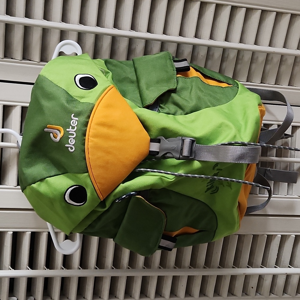 Deuter Kikki kids backpack.  Green penguin small size.